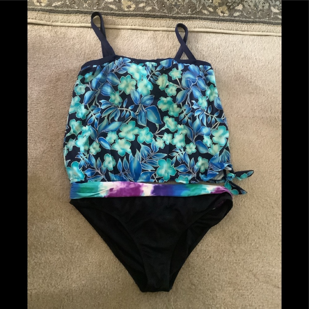 MAXINE tankini top colorful blues 16 paired with LA Blanca bottom (16)